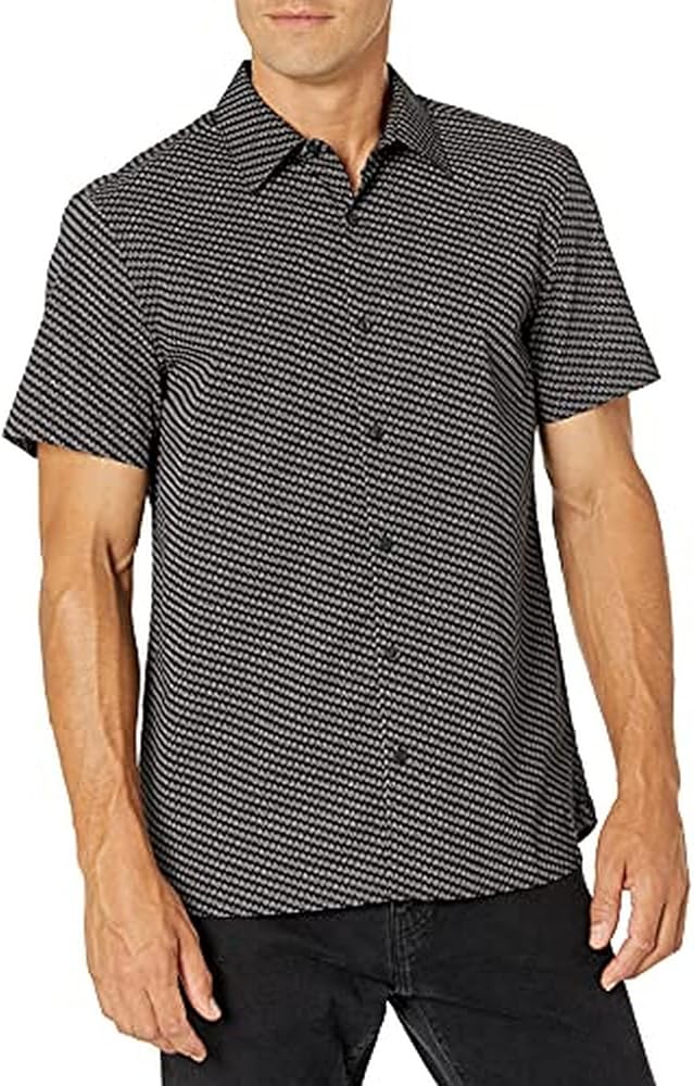 Perry Ellis Men's Multi Zig Zag Print Short Sleeve Stretch Button-Down Shirt